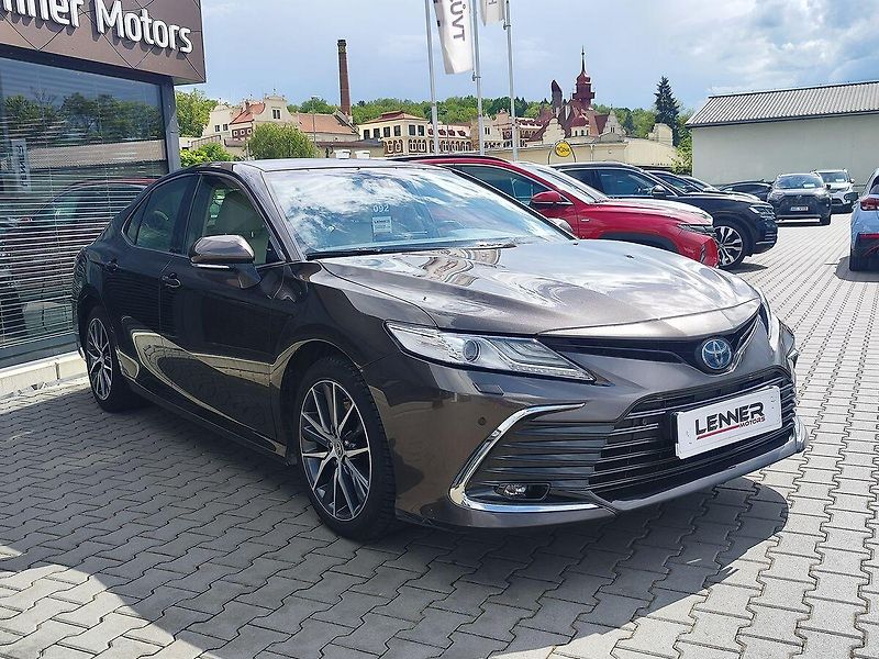 Toyota Camry 2.5 HEV/160kW Executive e-CVT - fotka 3 z 35