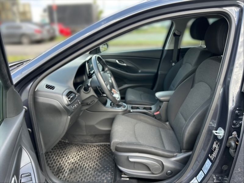 Hyundai i30 1,0 TGDI FamilySmart AT - fotka 7 z 11