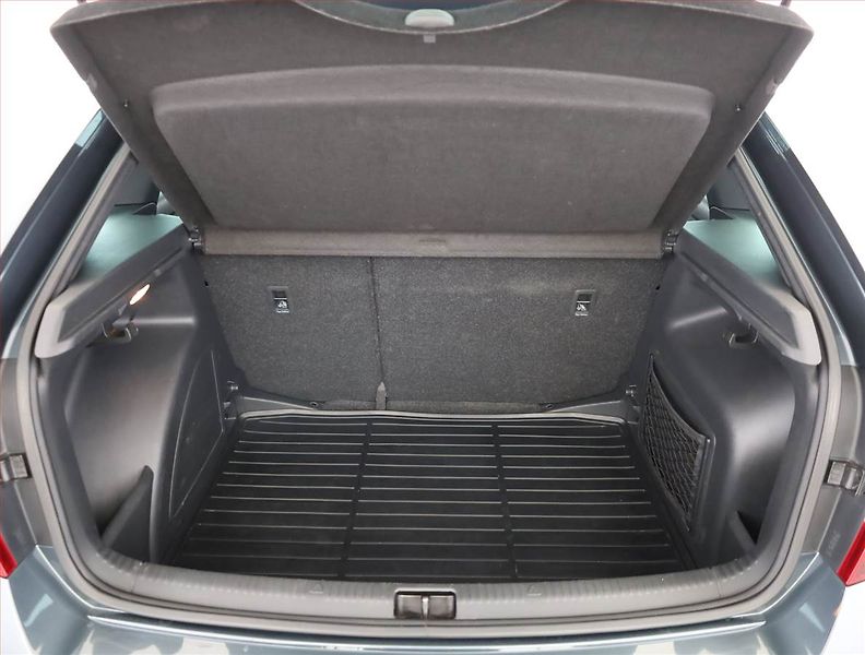 Škoda Rapid (2017) Spaceback 1.2 TSI, Serv.kniha - fotka 18 z 19