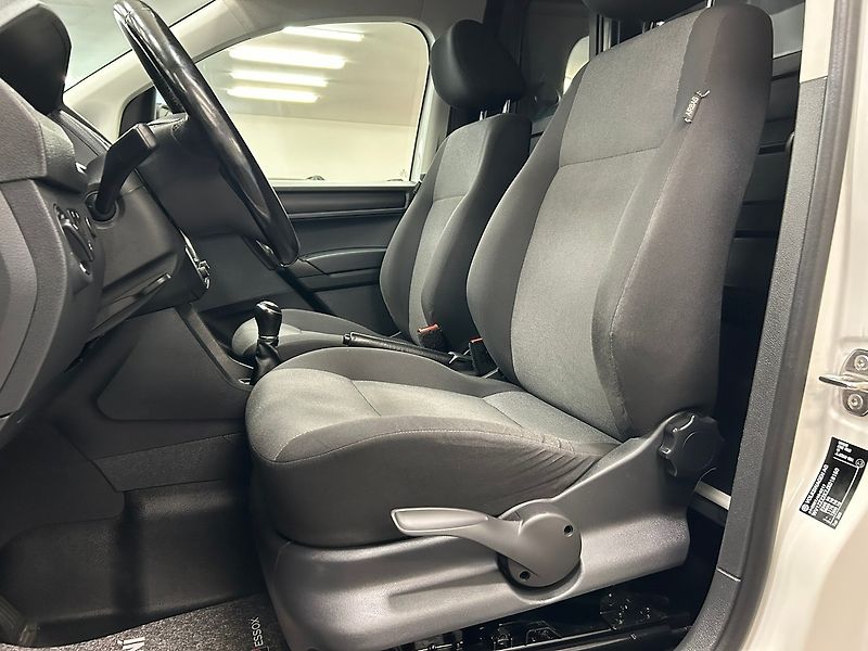 Volkswagen Caddy (2017) 1.4TGI Maxi Skříň | Záruka - fotka 60 z 93