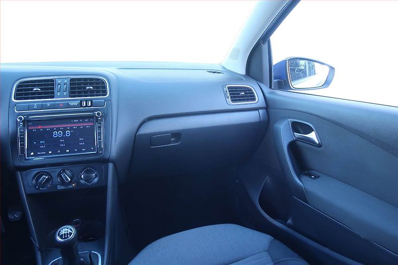Volkswagen Polo (2010) 1.2 TSI, Serv.kniha, Navi - fotka 8 z 16