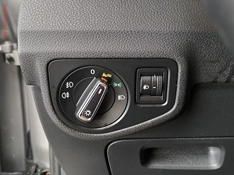 Volkswagen Golf Sportsvan (2017) 1.6TDi, DSG - fotka 16 z 17