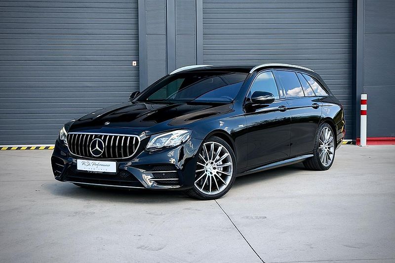 Mercedes-Benz Třídy E (2018) Mercedes-Benz E 53 AMG 4Matic+ - fotka 2 z 52