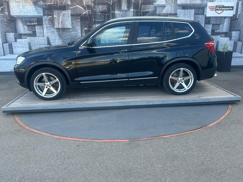 BMW X3 (2010) 135KW, XDRIVE 20D - fotka 4 z 28