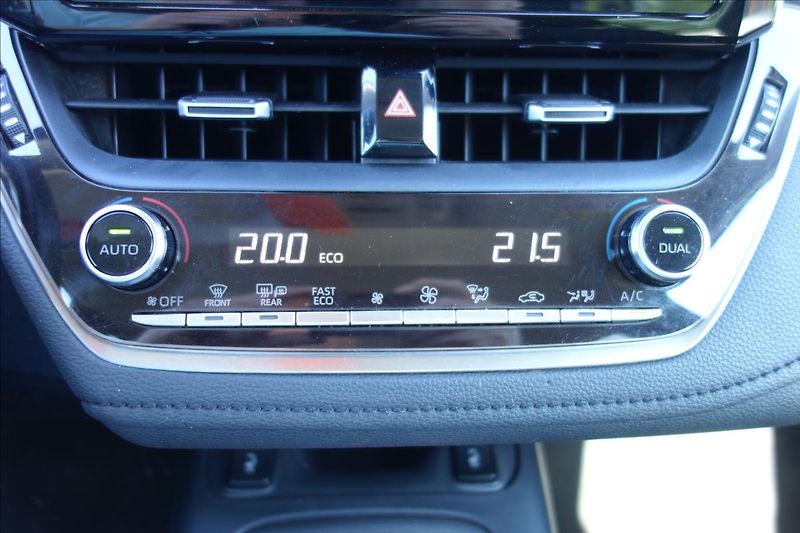 Toyota Corolla 1,6 VVT-i, ČR, 1 MAJ.,SERV.KN. - fotka 25 z 40