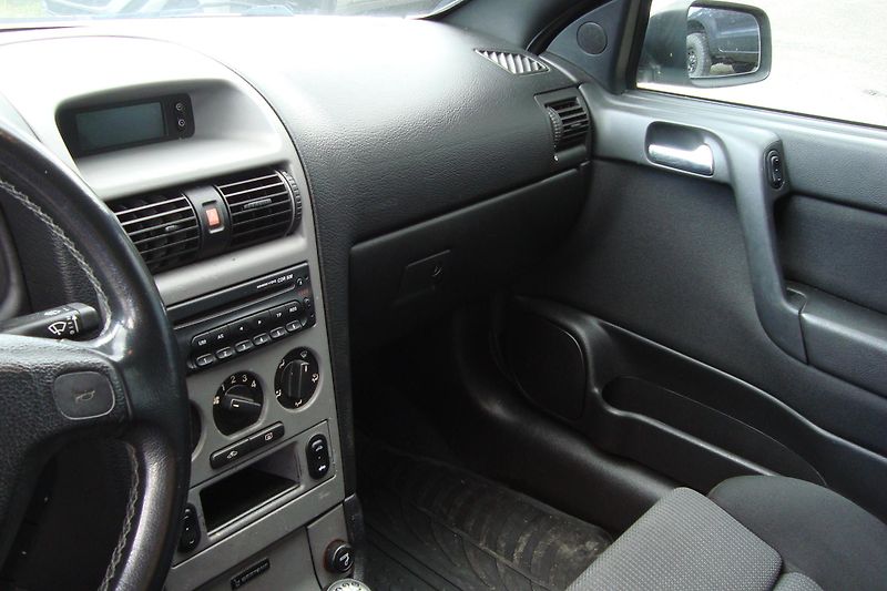 Opel Astra (2002) 1.6i,16V,Cabrio,Bertone,El.Stř - fotka 37 z 65