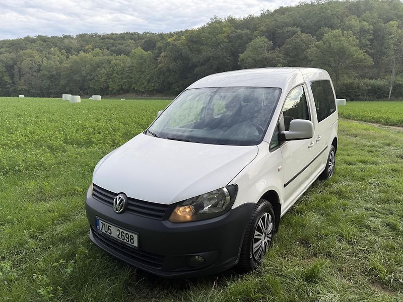 Volkswagen Caddy (2011) 1,6TDi,ČR,Serviska,Tažné,Nehav - fotka 1 z 14