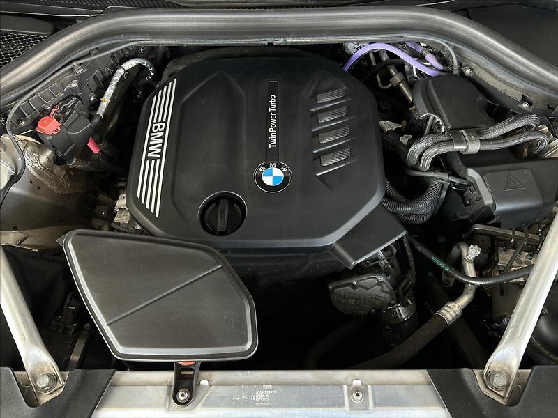 BMW X4 2,0   xDrive,ČR,M-PAKET,SERVIS - fotka 36 z 38