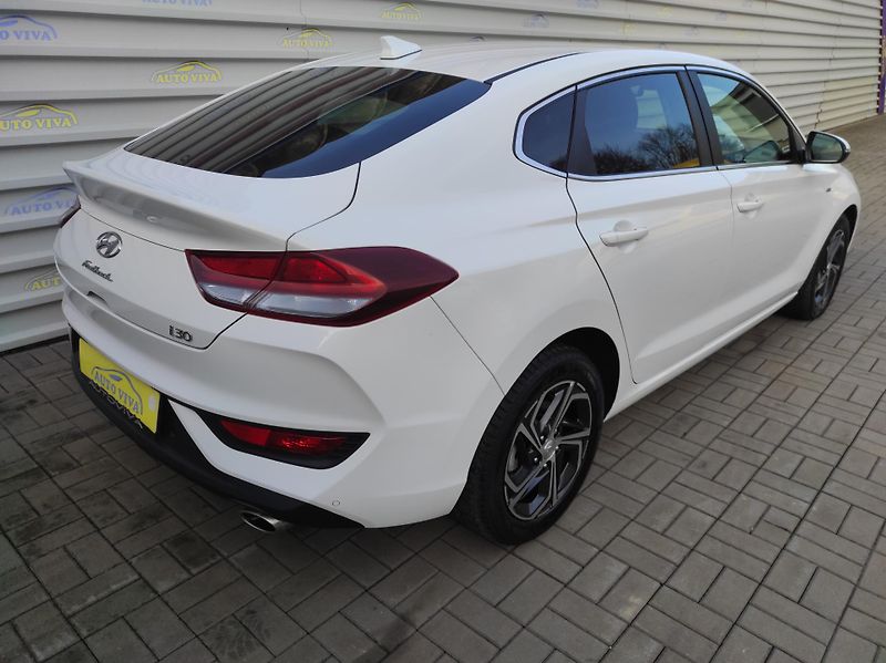 Hyundai i30 1,5T-GDi mHev,48V,AT,Fastback - fotka 5 z 42