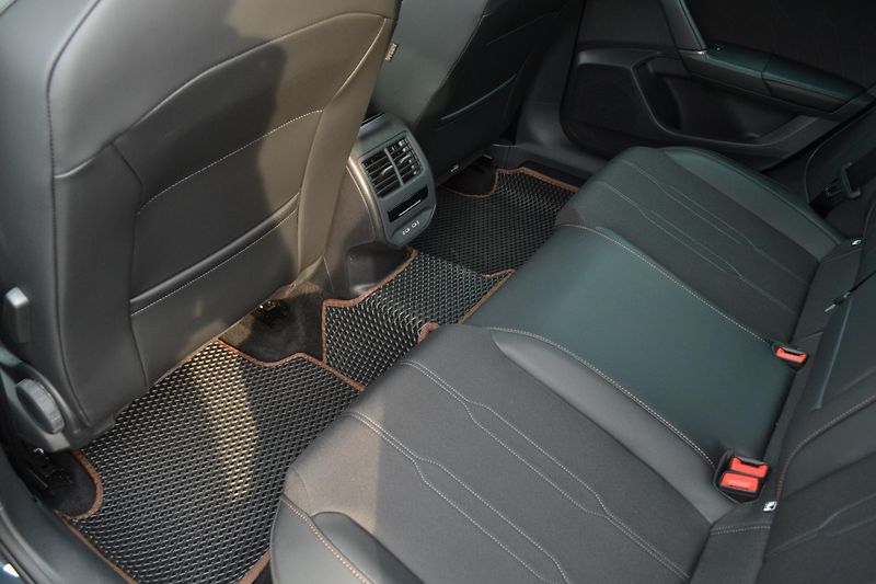 Cupra Formentor (2025) Cupra Formentor 1.5 eTSI DSG - fotka 16 z 25