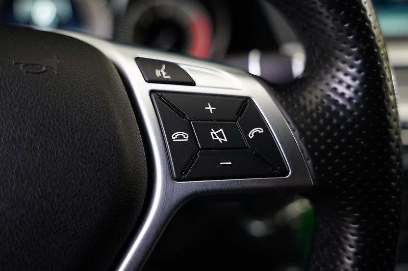 Mercedes-Benz Třídy E - fotka 16 z 30