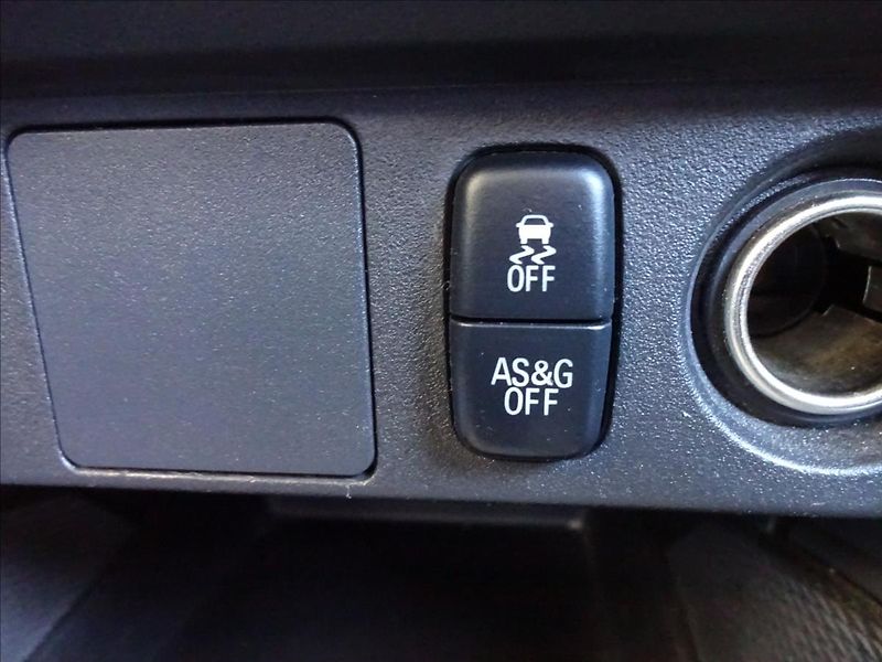 Mitsubishi ASX 1,6 i 85kW - fotka 35 z 52