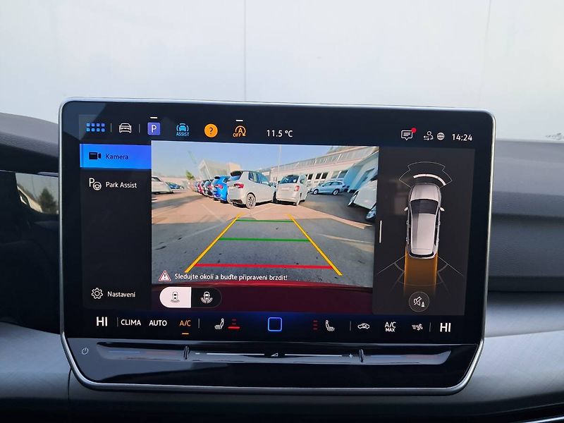 Volkswagen Golf (2025) People 1.5 eTSI / 85 kW DSG7 m - fotka 10 z 30