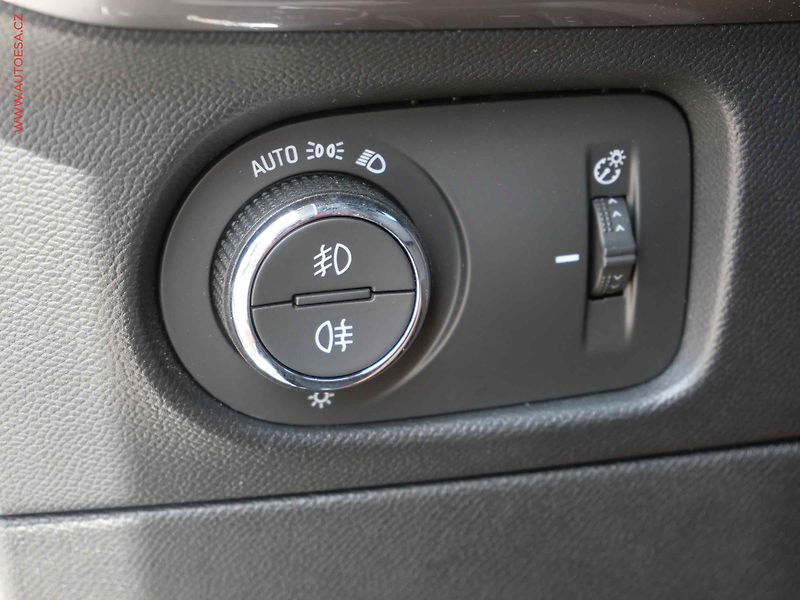 Opel Mokka (2021) 1.2 PT, 2.maj,ČR, Ultimate - fotka 12 z 21