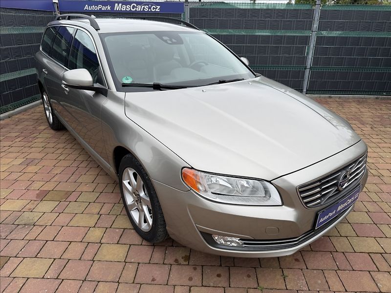 Volvo V70 2.0 D4 Momentum - fotka 3 z 23