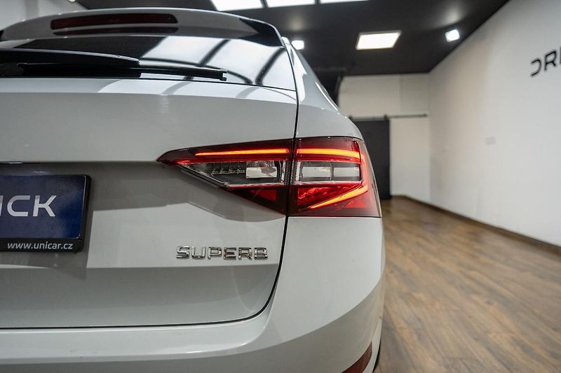 Škoda Superb 1.6 TDI 88 kW - fotka 19 z 25