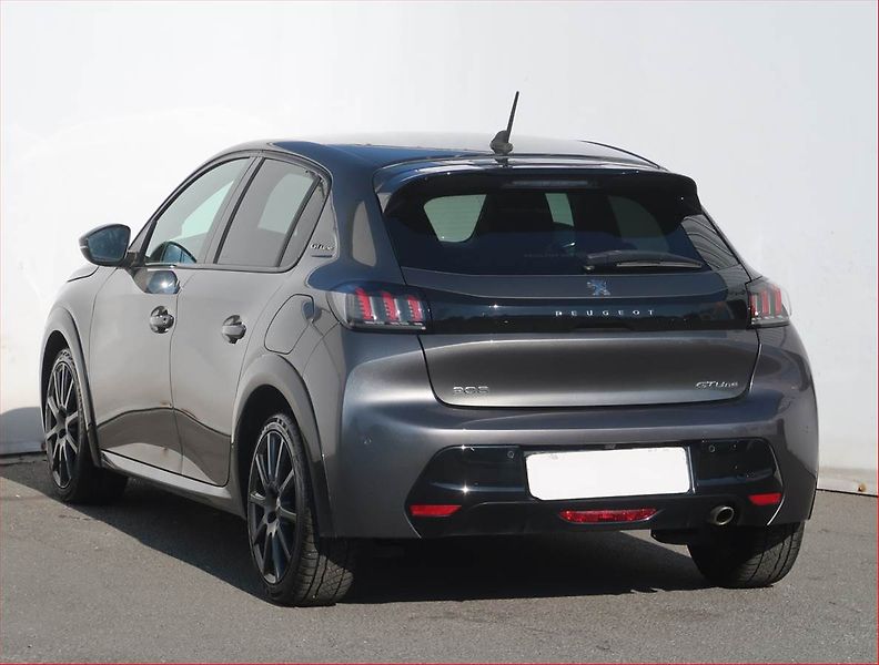 Peugeot 208 (2020) GT Pack 1.2 PureTech, Automat - fotka 4 z 21