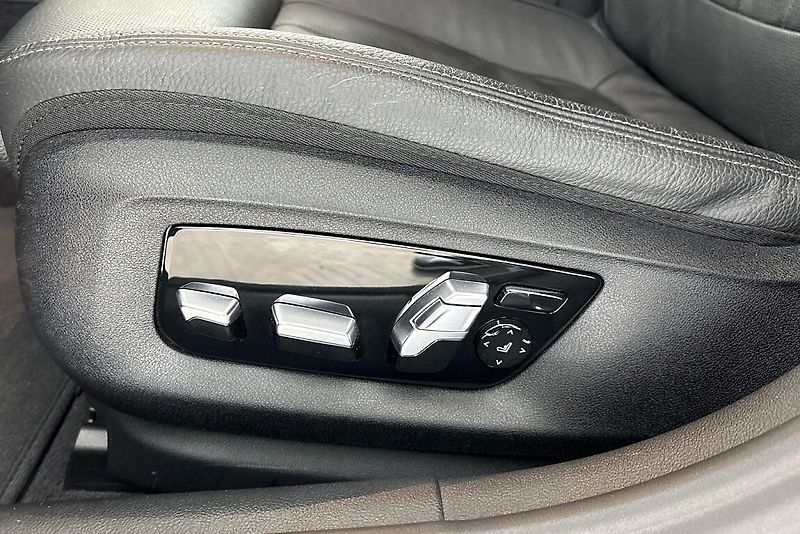 BMW Řada 5 530d xDrive - fotka 17 z 17