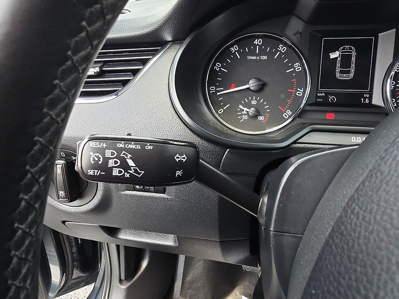 Škoda Octavia 1.4TSI 110KW BOH VÝBAVA JOY 1M - fotka 13 z 26