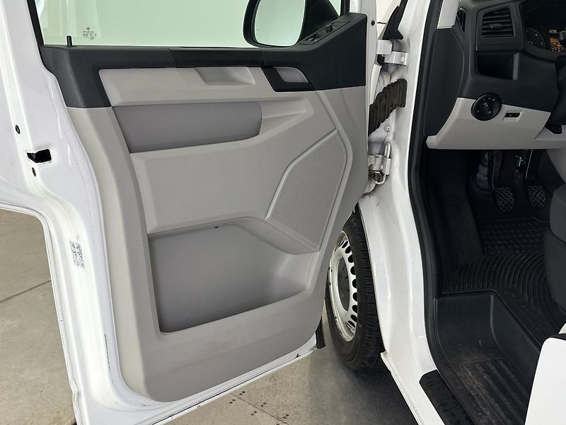 Volkswagen Transporter Kombi Kombi - fotka 13 z 25