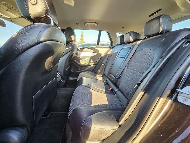 Mercedes-Benz Třídy C (2016) C220D 125kW 4MATIC 7G AIRMATIC - fotka 44 z 50
