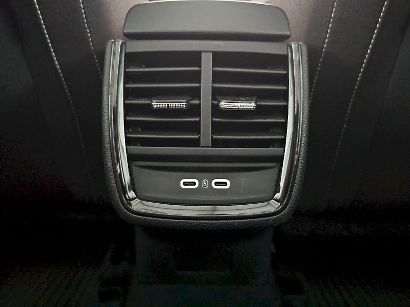 Škoda Kamiq (2023) 1.5TSi DSG 110kW MONTE CARLO - fotka 34 z 35