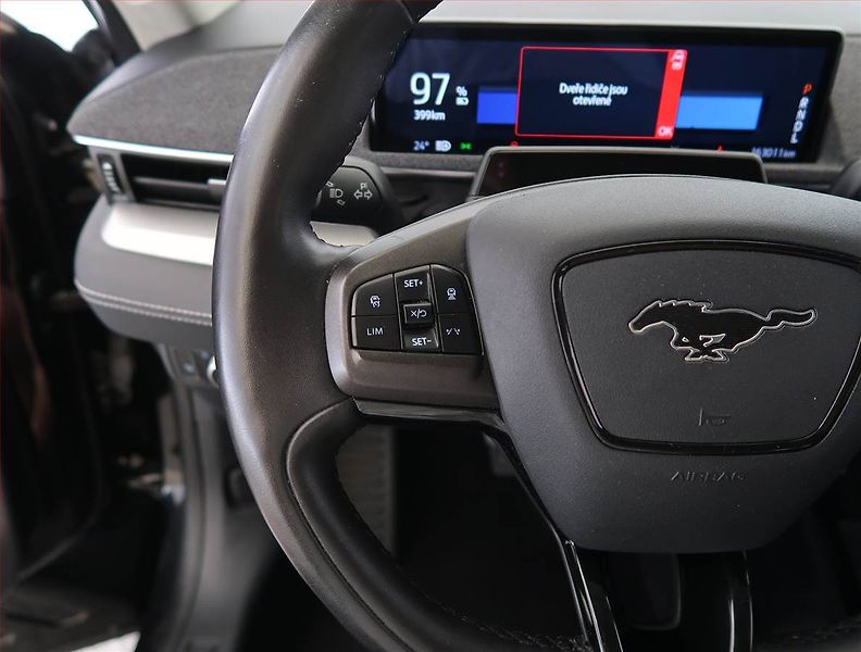Ford Mustang Mach-E (2021) Standard Range RWD, SoH 94% - fotka 32 z 34