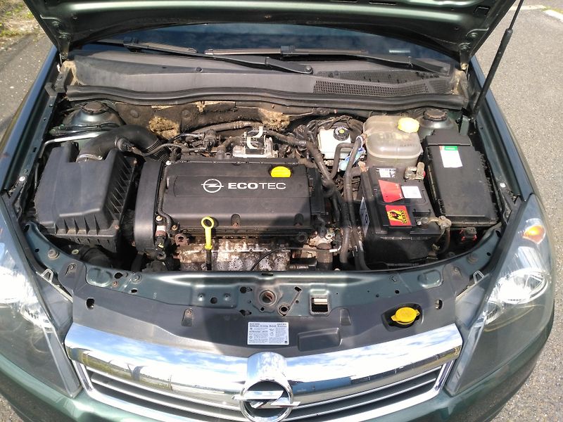 Opel Astra 1,6i /85 kW/ - fotka 20 z 28