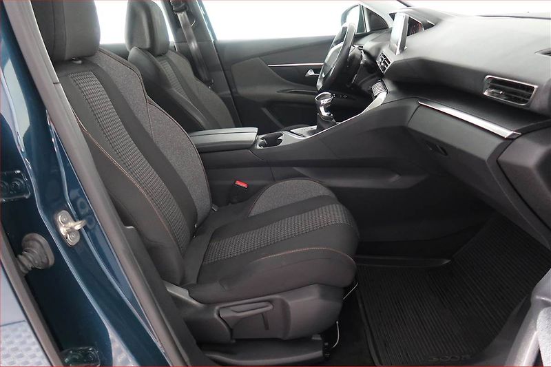 Peugeot 3008 (2021) 1.2 PureTech, Serv.kniha - fotka 9 z 18