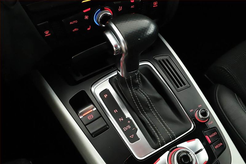 Audi A4 (2012) 3.0 TDI, Automat, Navi - fotka 12 z 20