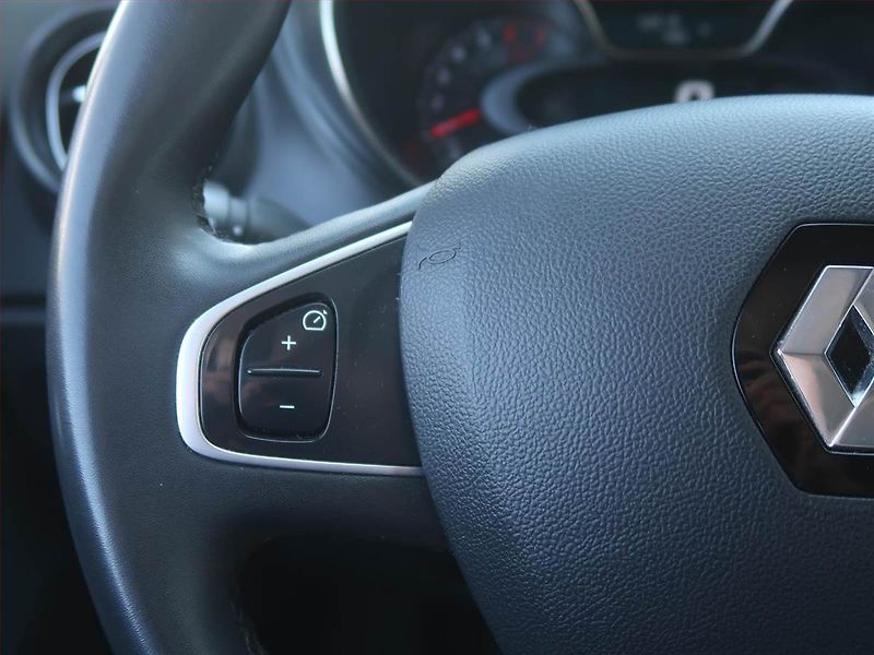 Renault Captur (2018) 0.9 TCe, Tempomat - fotka 14 z 15