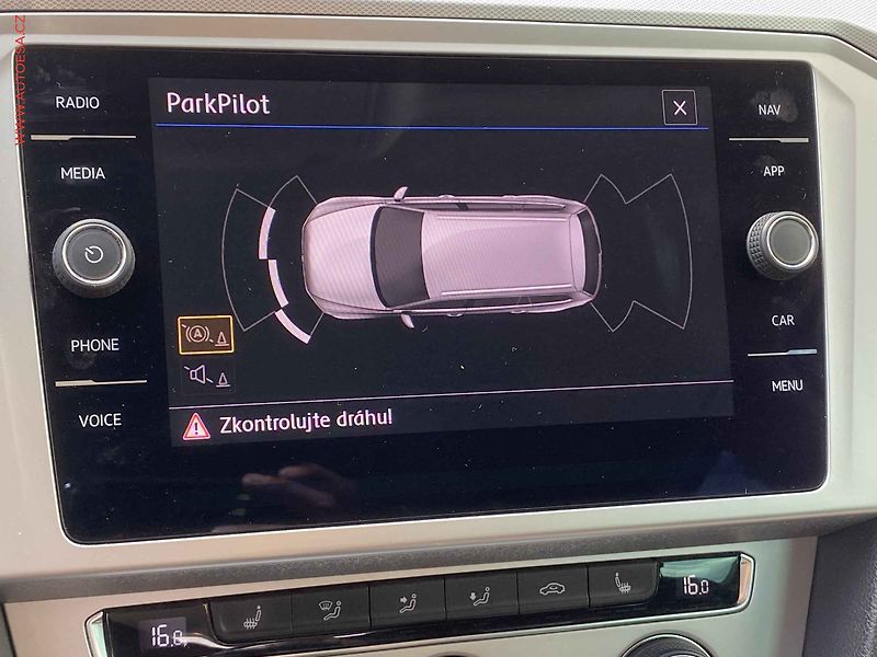 Volkswagen Passat (2018) 1.4TSi, Comfortline, navi - fotka 17 z 18