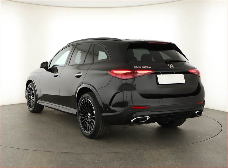 Mercedes-Benz GLC (2025) 220 d 4MATIC, AMG Line - fotka 4 z 28
