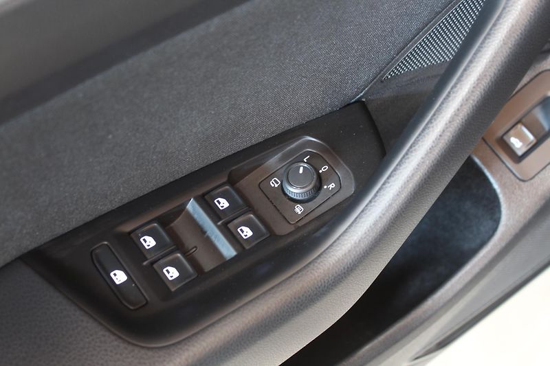 Volkswagen Passat (2020) 2.0TDI DSG Navi Tažné Display - fotka 4 z 25
