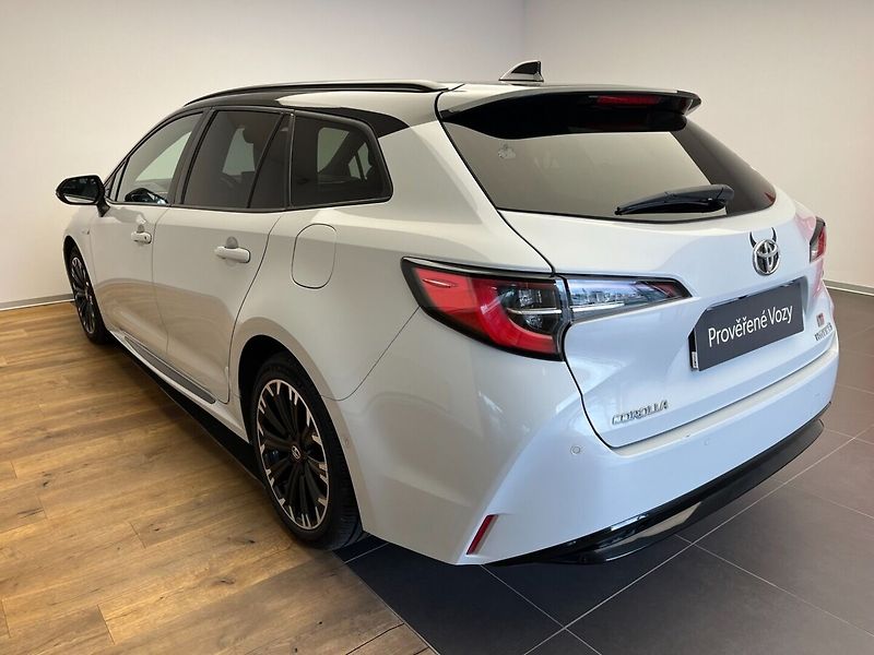 Toyota Corolla 1.8 Hybrid GR-Sport Dynamic - fotka 6 z 20