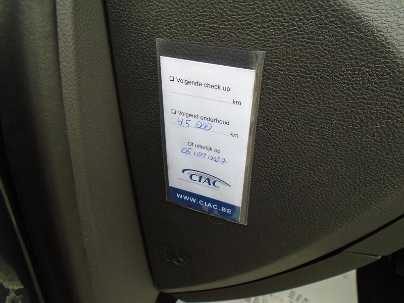 Ford Mondeo 2.0HYBRID 187PS VIGNALE ecvT - fotka 33 z 41