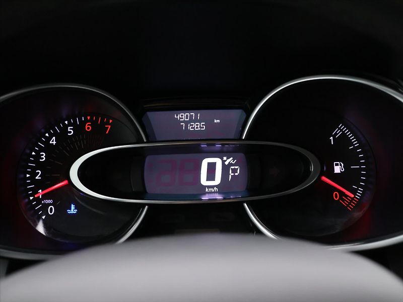 Renault Clio 1.2 TCe 87kW Intens Aut. LED - fotka 16 z 32