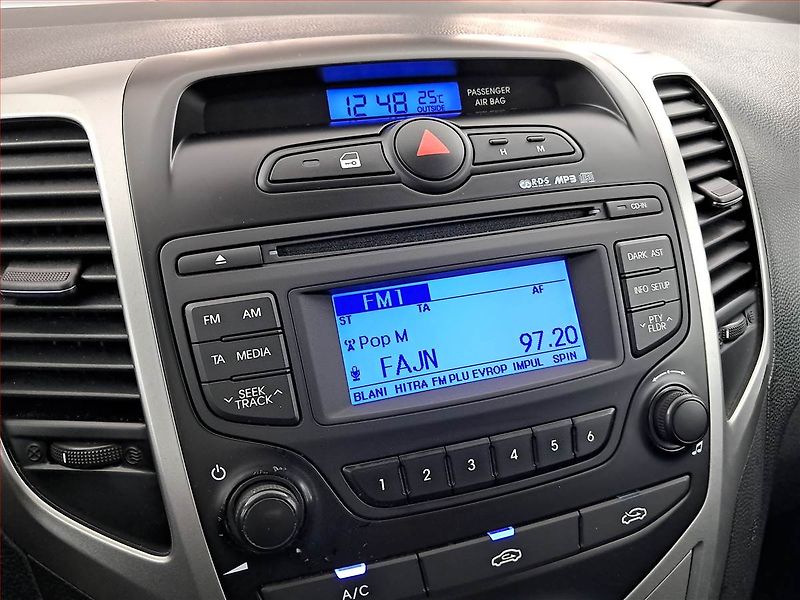 Hyundai ix20 (2012) 1.4 CVVT, udržované - fotka 14 z 17
