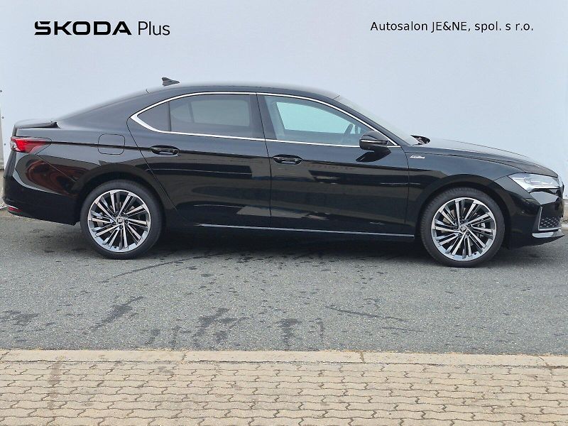 Škoda Superb (2025) Laurin & Klement 2.0 TDI 142kW - fotka 8 z 33