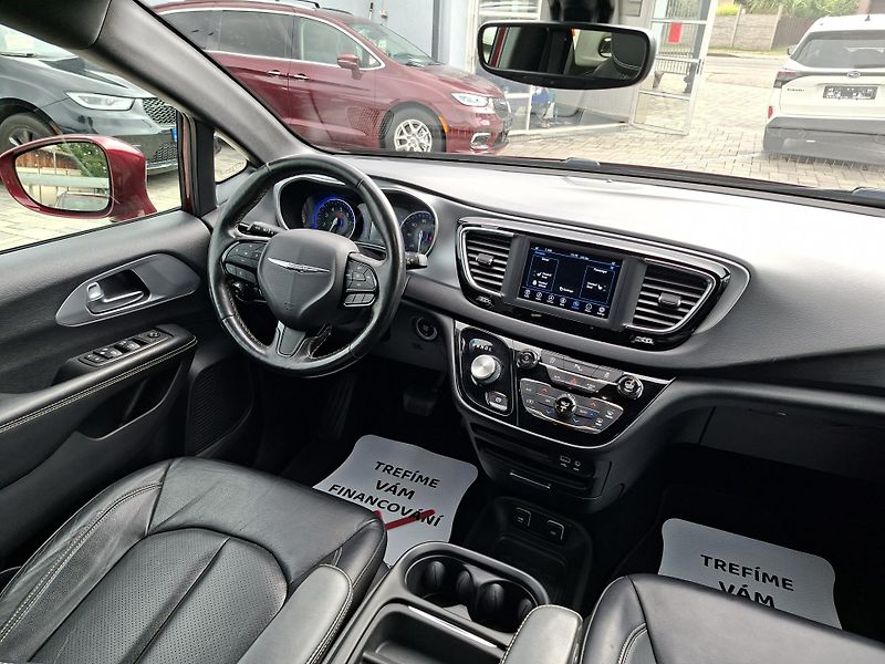 Chrysler Pacifica (2020) 3,6L V6 SPORT,DVD,ALU kola R20 - fotka 11 z 34