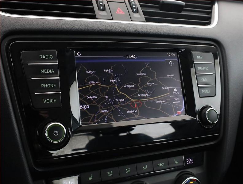 Škoda Octavia (2016) 1.6 TDI, Navi, Tempomat - fotka 13 z 17
