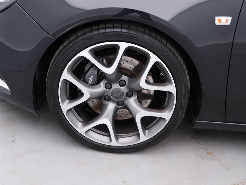 Opel Astra 2,0 T 206kW OPC Black Edit. CZ - fotka 23 z 29