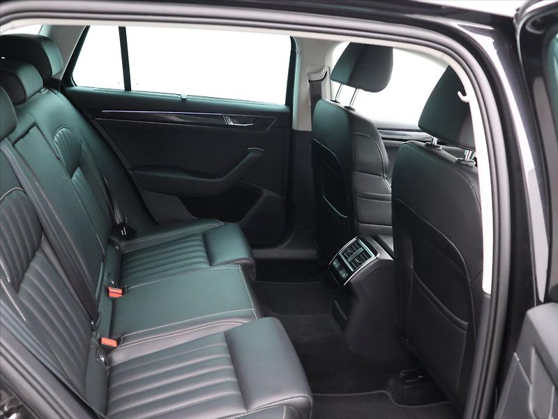 Škoda Superb 2,0 TDI 140kW 4x4 DSG L&K DPH - fotka 13 z 37