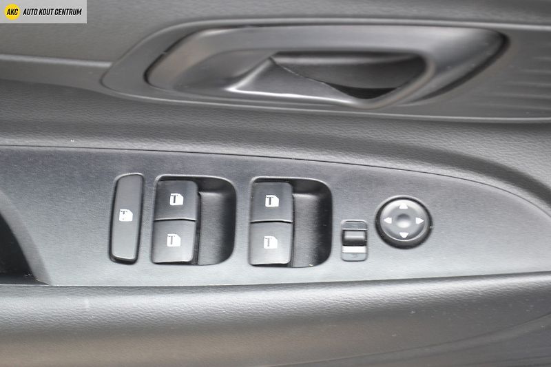 Hyundai i20 1.0 TGDI 7DCT WAVE, WINTER PAK - fotka 35 z 43