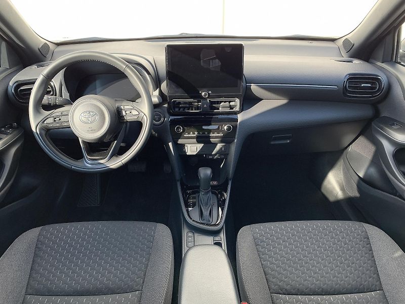 Toyota Yaris Cross YARIS CROSS STYLE 1,5 HEV 96kW - fotka 2 z 29