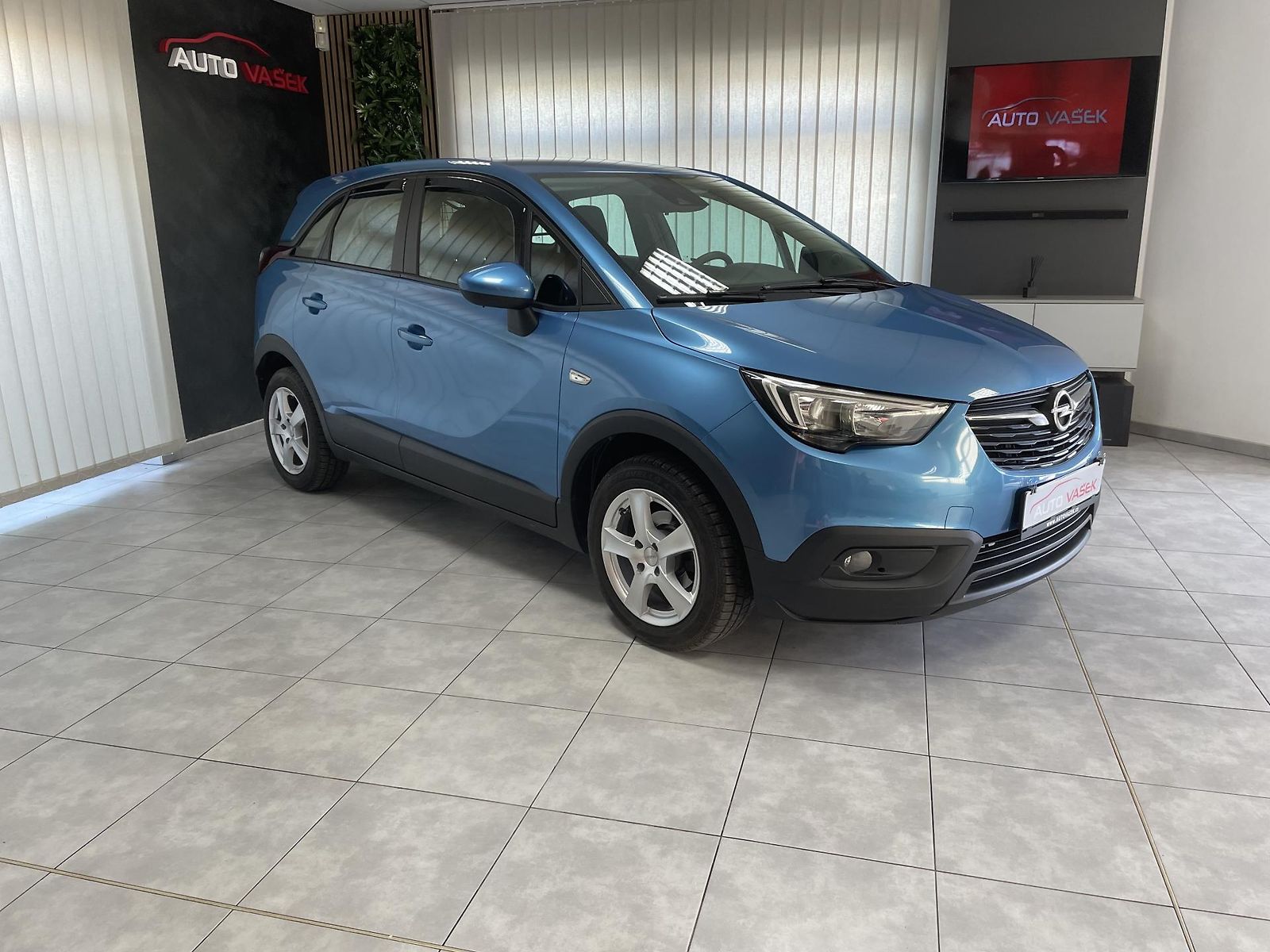 Opel Crossland X 1.2 i LPG ČR 1.MAJ. REZERVACE 