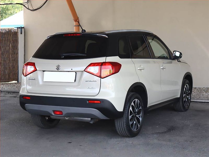 Suzuki Vitara (2016) Elegance 1.6 VVT, 4X4 - fotka 5 z 17