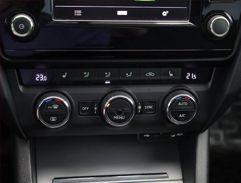 Škoda Octavia (2016) Style 1.6 TDI, Serv.kniha - fotka 11 z 18