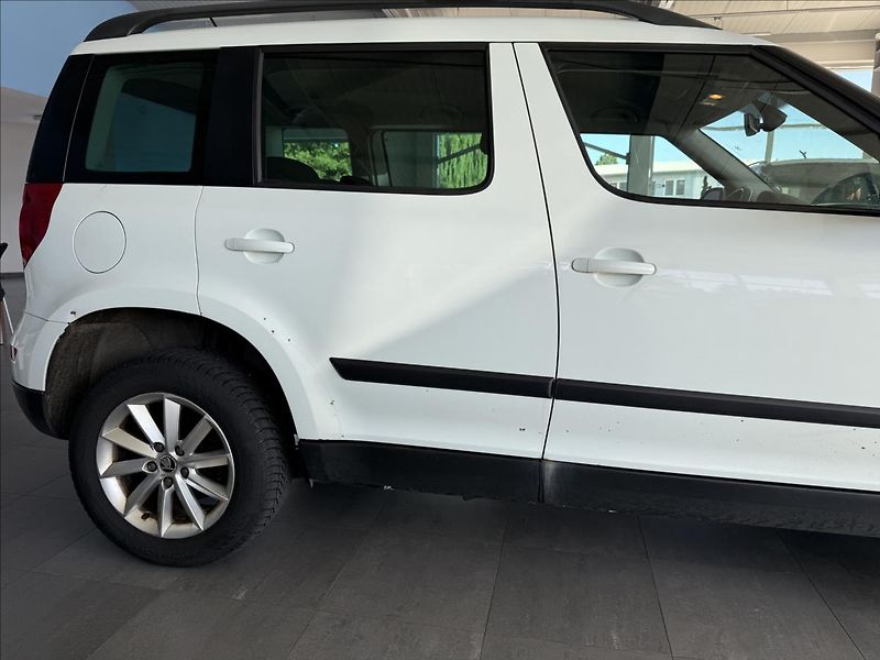Škoda Yeti 2,0   TDI 81kW,4x4,SERVISKA,TA - fotka 28 z 29