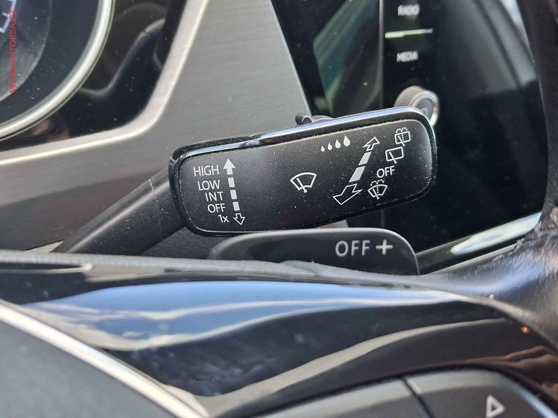 Volkswagen Touran (2019) 2.0TDi, DSG, navi, AC, TZ - fotka 13 z 23